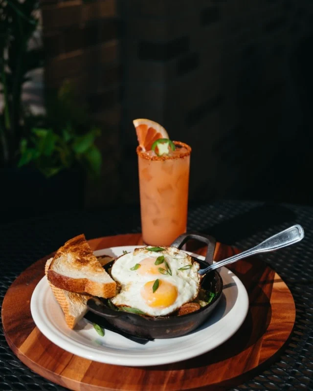 Make a Reservation - Red Door Woodfired Grill